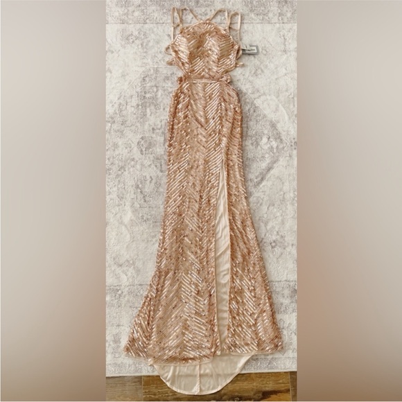 Cassandra Stone by Mac Duggal Sequins Gown Rose Gold Size 2 New - Picture 1 of 12